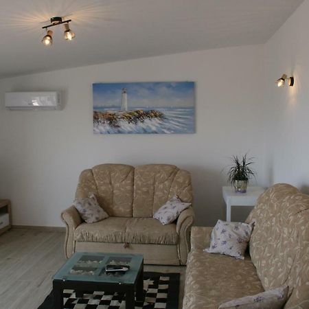 Apartment Aria Banjol Luaran gambar