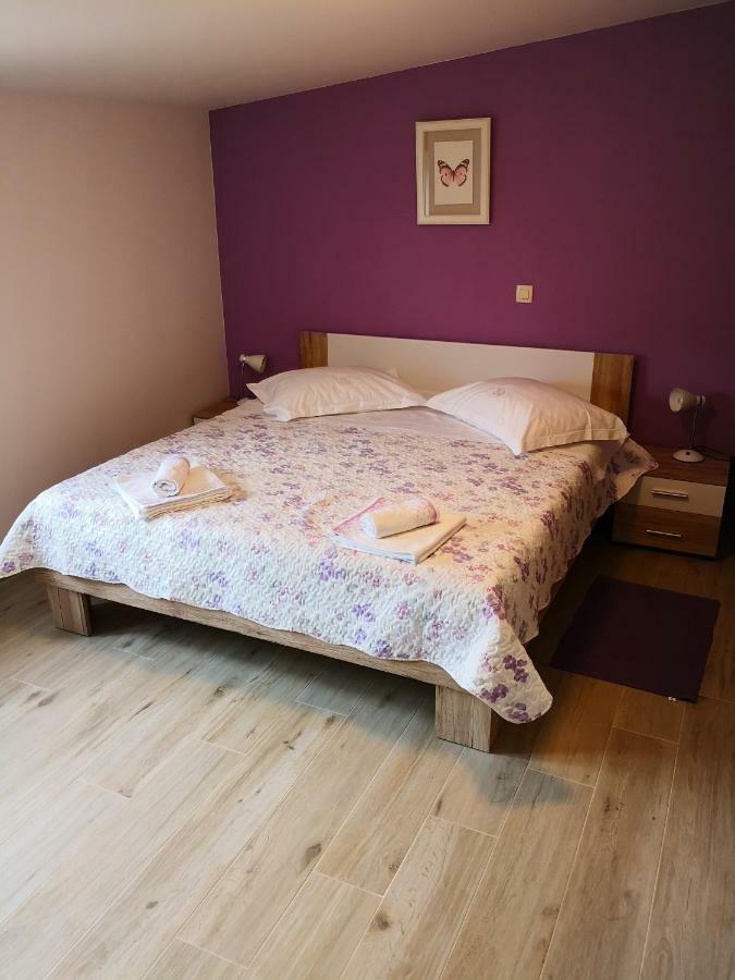 Apartment Aria Banjol Luaran gambar