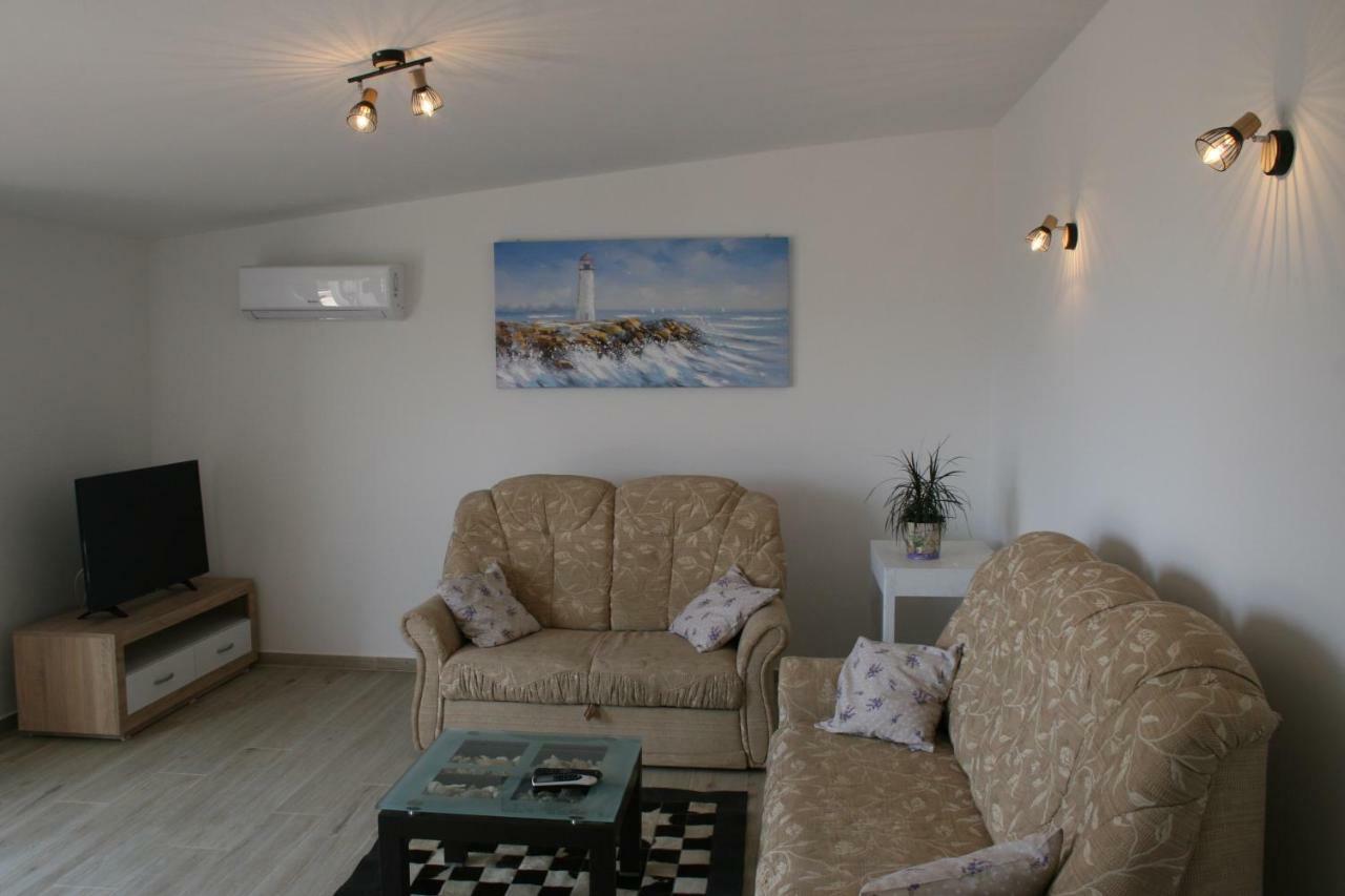 Apartment Aria Banjol Luaran gambar