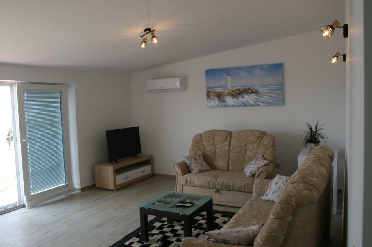Apartment Aria Banjol Luaran gambar