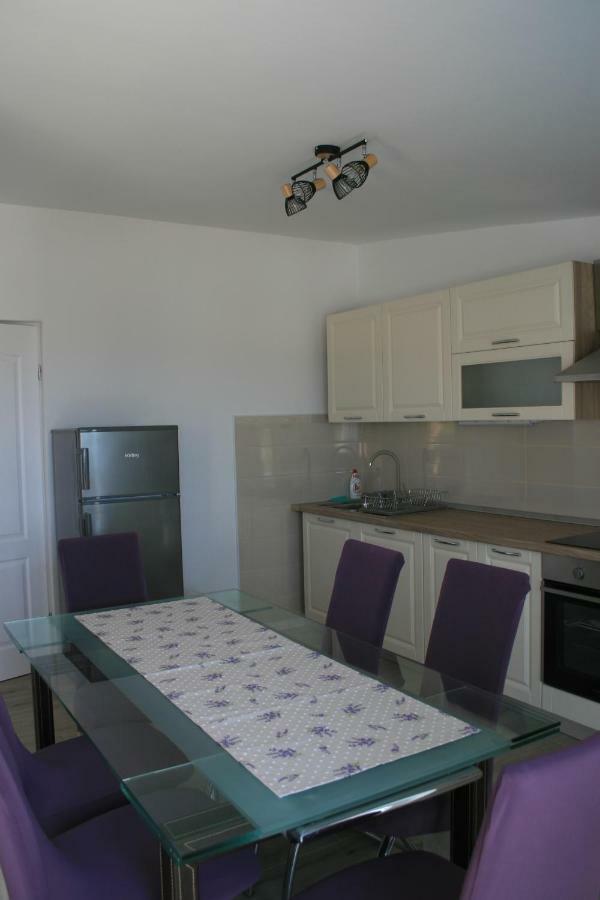Apartment Aria Banjol Luaran gambar